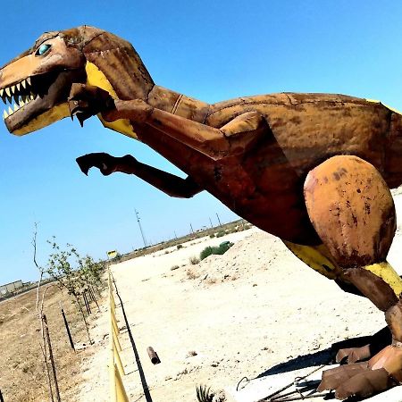 T-Rex Lodge Crane Luaran gambar